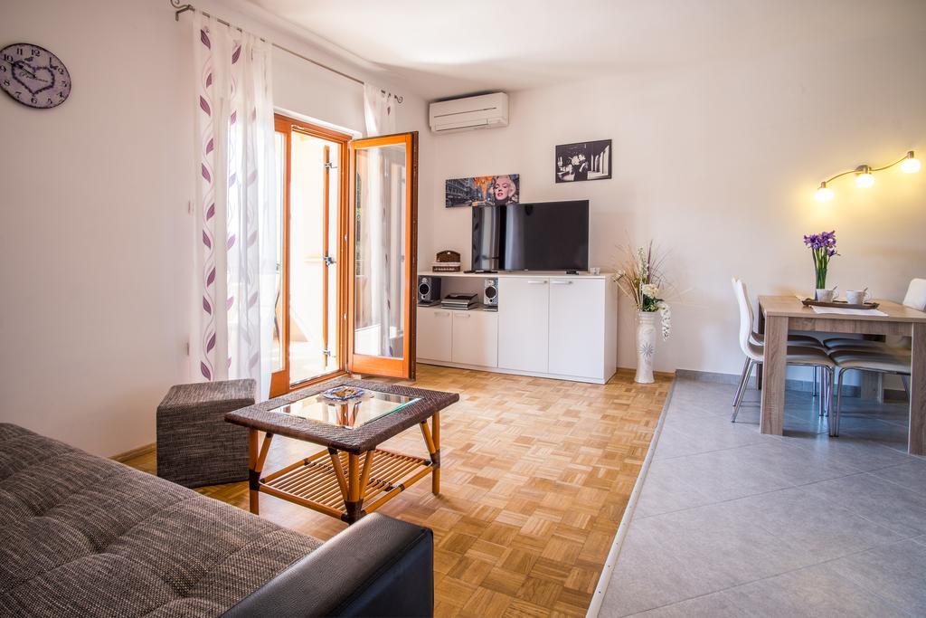 Apartments Iva Krk Town Εξωτερικό φωτογραφία